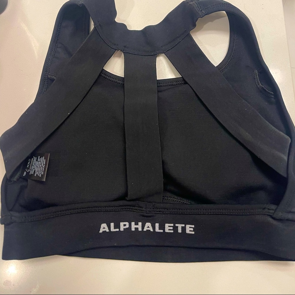 Alphalete trinity sports bra in black - Picture 4 of 4
